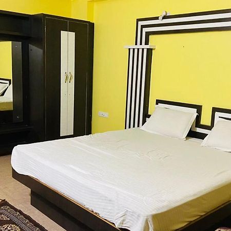 פורי Hotel M J Residency מראה חיצוני תמונה