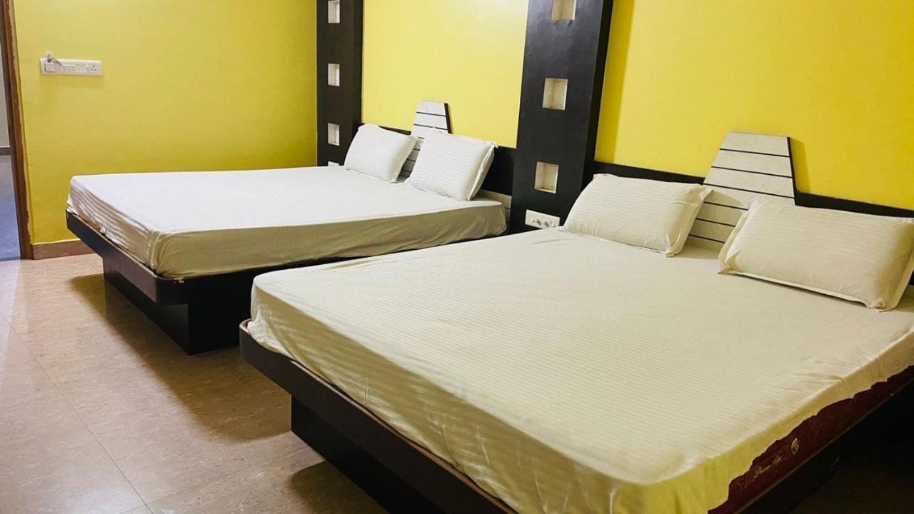 פורי Hotel M J Residency מראה חיצוני תמונה