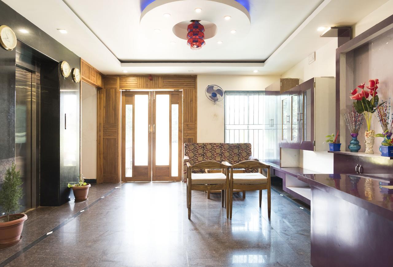 פורי Hotel M J Residency מראה חיצוני תמונה
