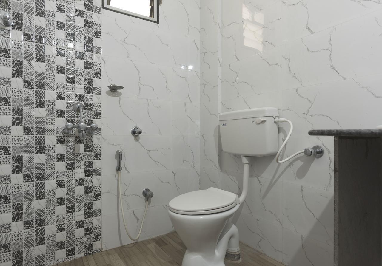 פורי Hotel M J Residency מראה חיצוני תמונה
