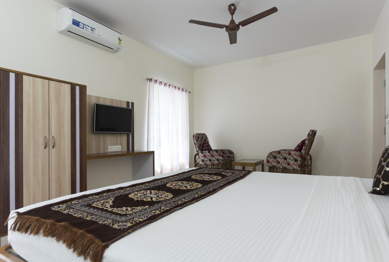פורי Hotel M J Residency מראה חיצוני תמונה