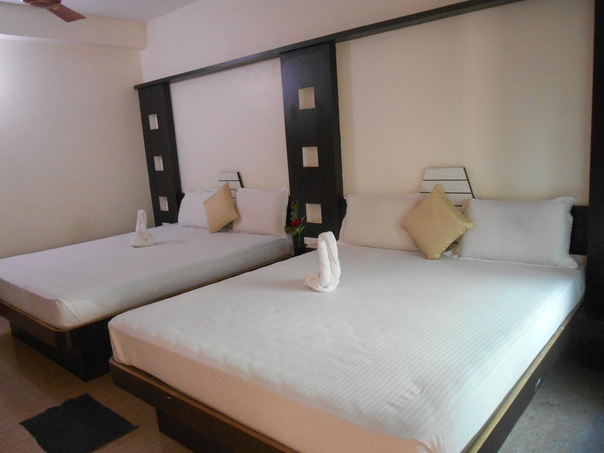 פורי Hotel M J Residency מראה חיצוני תמונה