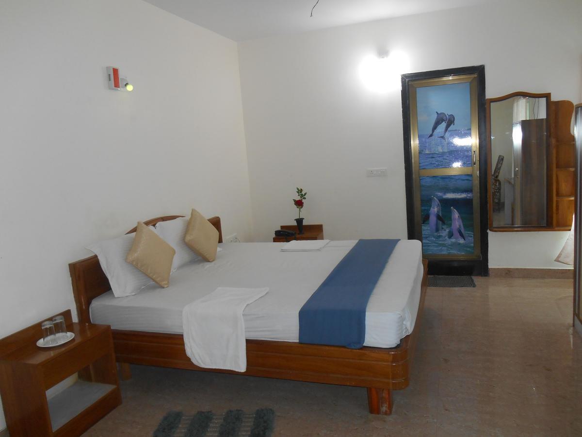 פורי Hotel M J Residency מראה חיצוני תמונה