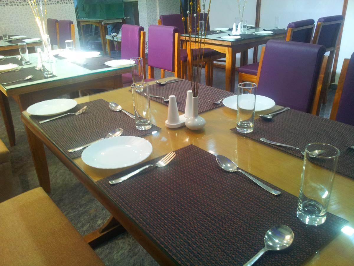 פורי Hotel M J Residency מראה חיצוני תמונה