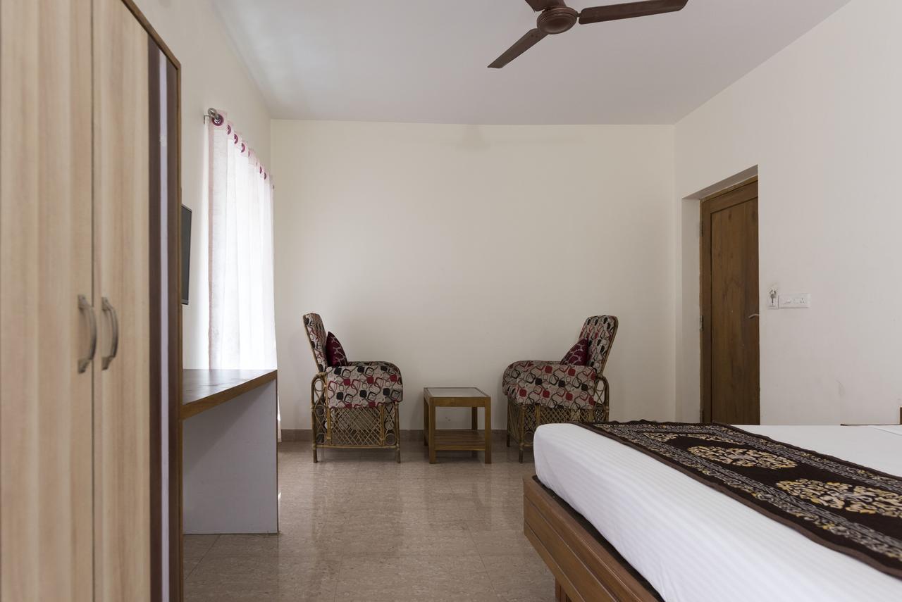 פורי Hotel M J Residency מראה חיצוני תמונה